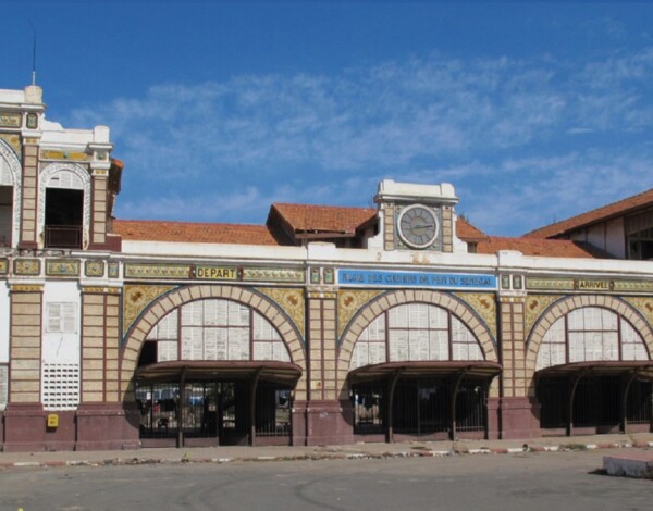 The image shows the Malian market at the railway terminus in Dakar, as featured on the cover of Urban Displacement and Trade in a Senegalese Market.